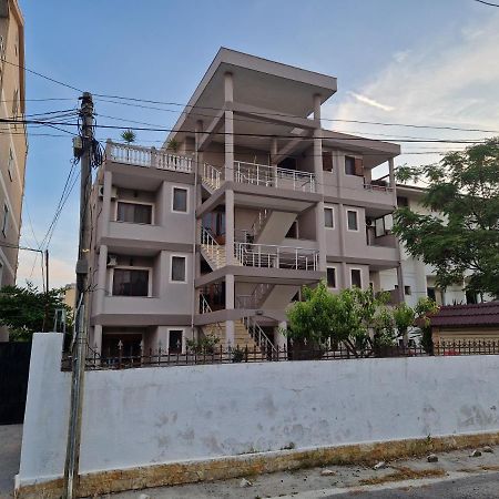 Guest House "Pisha" Durres Luaran gambar