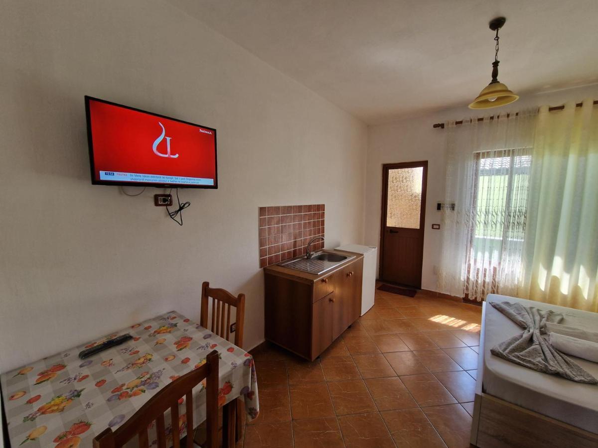 Guest House "Pisha" Durres Bilik gambar