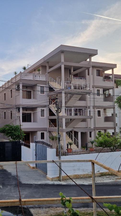 Guest House "Pisha" Durres Luaran gambar