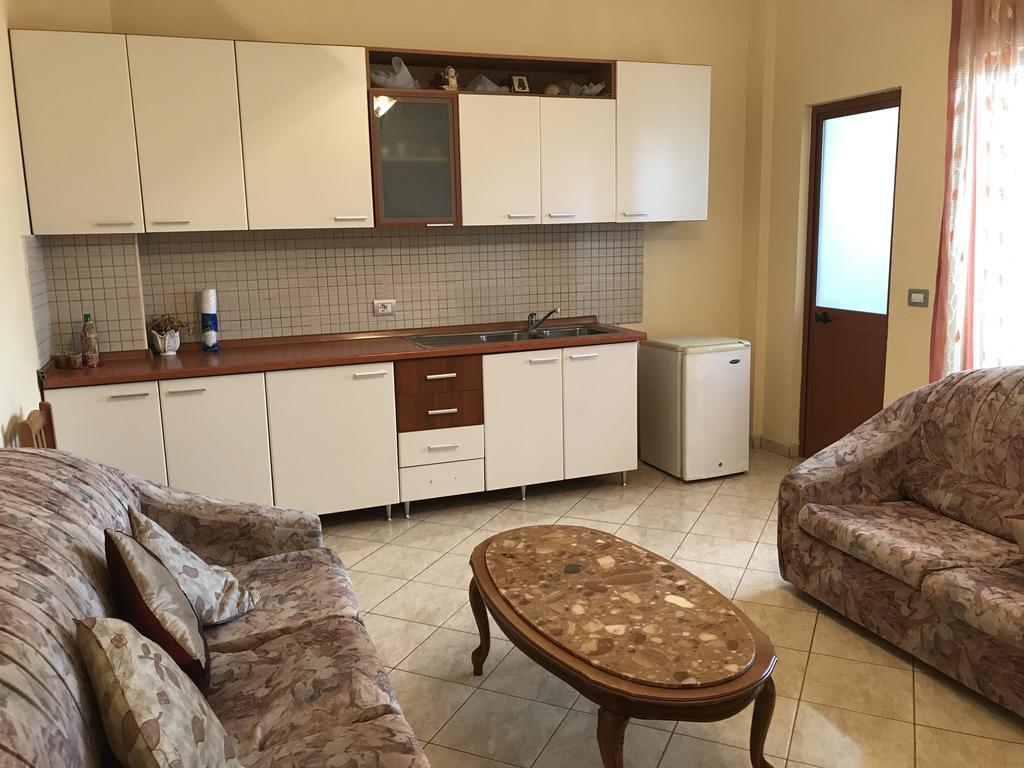 Guest House "Pisha" Durres Luaran gambar